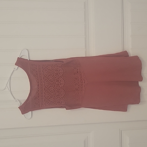 Lacy, red sleeveless top - Picture 5 of 8